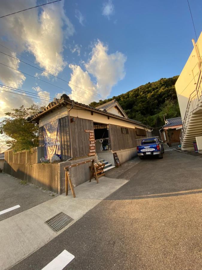 Guest House & Bar Diamond Head Mihana Extérieur photo