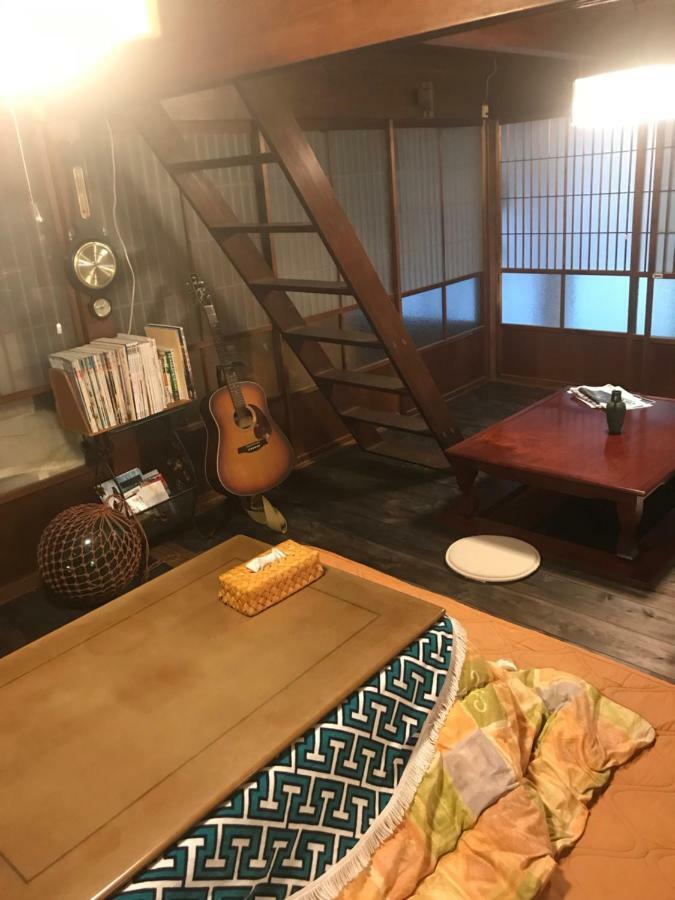 Guest House & Bar Diamond Head Mihana Extérieur photo